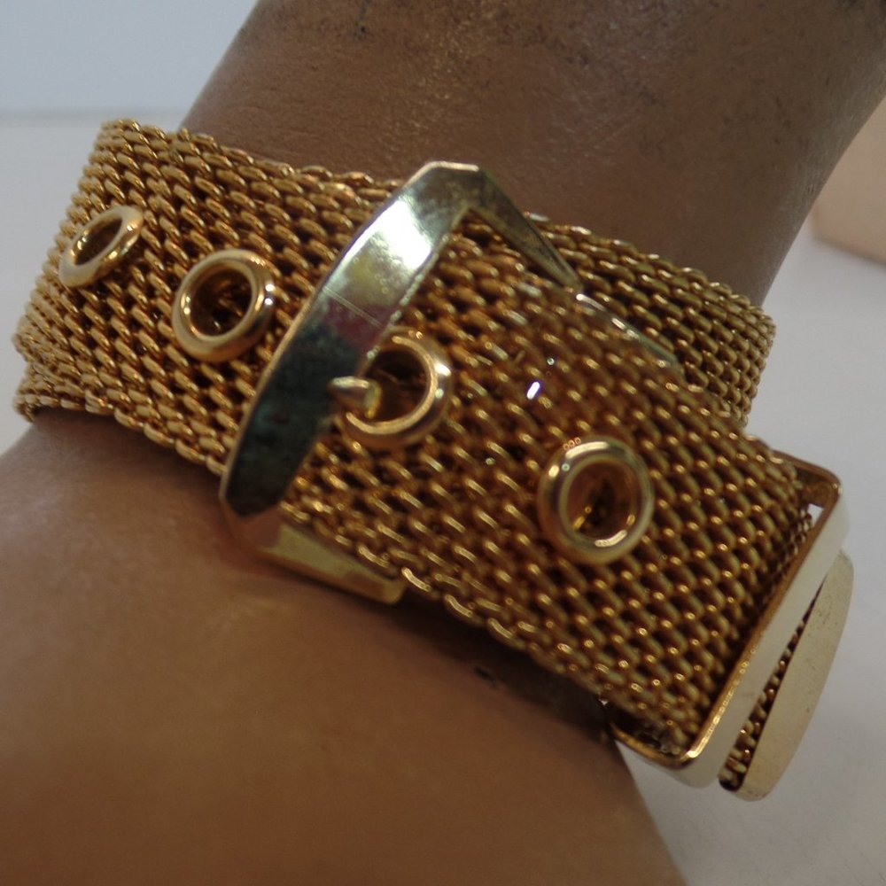 Unbranded Vintage Goldtone Double Wrap Mesh Buckle Bracelet 1" W 15" L 7" Wrist